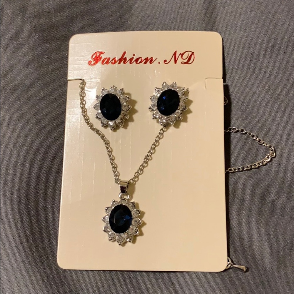 Necklace and earrings set